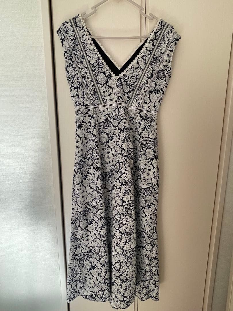 Her lip to フローラルドレス S ネイビー