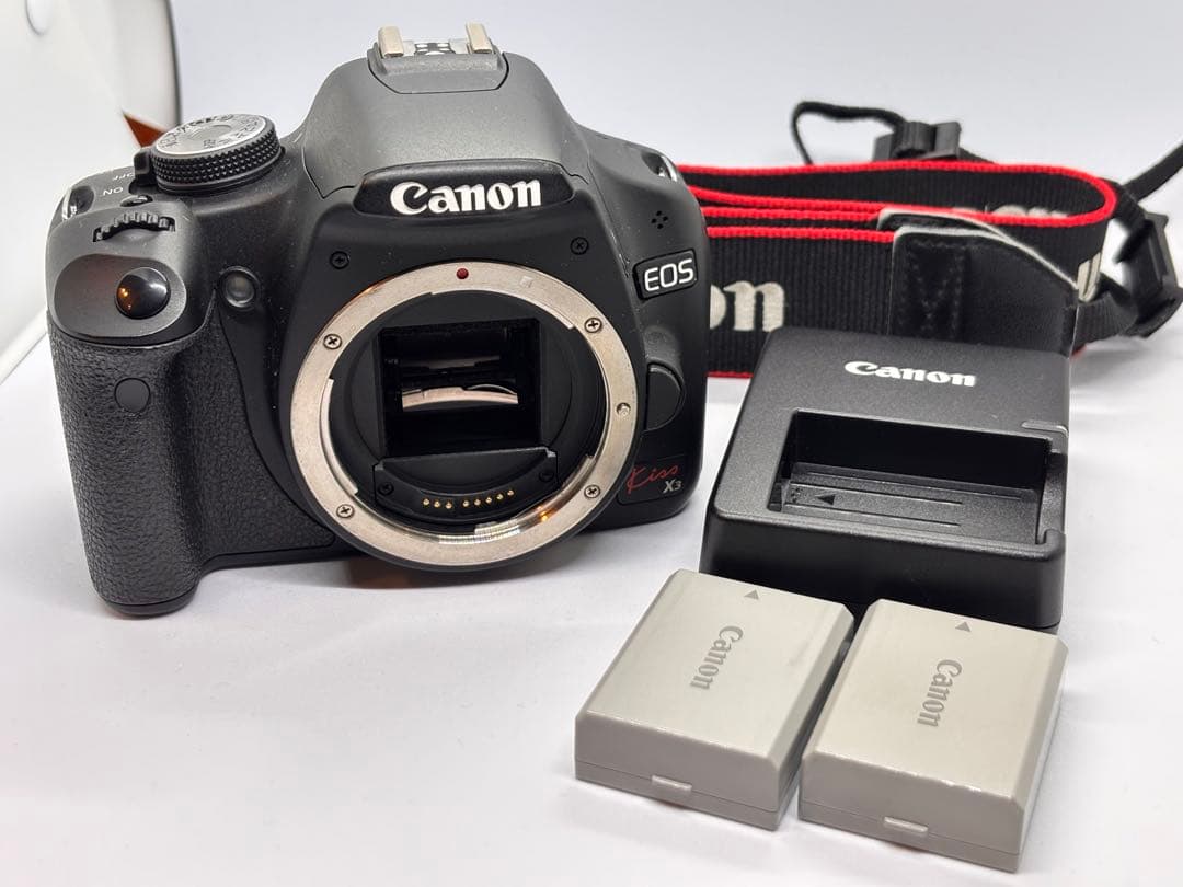超メルカリ市　Canon EOS Kiss X3 バッテリー2個