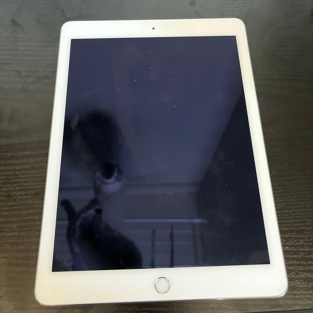 美品Apple iPad Air2 64GB シルバー Wi-Fiモデル本体