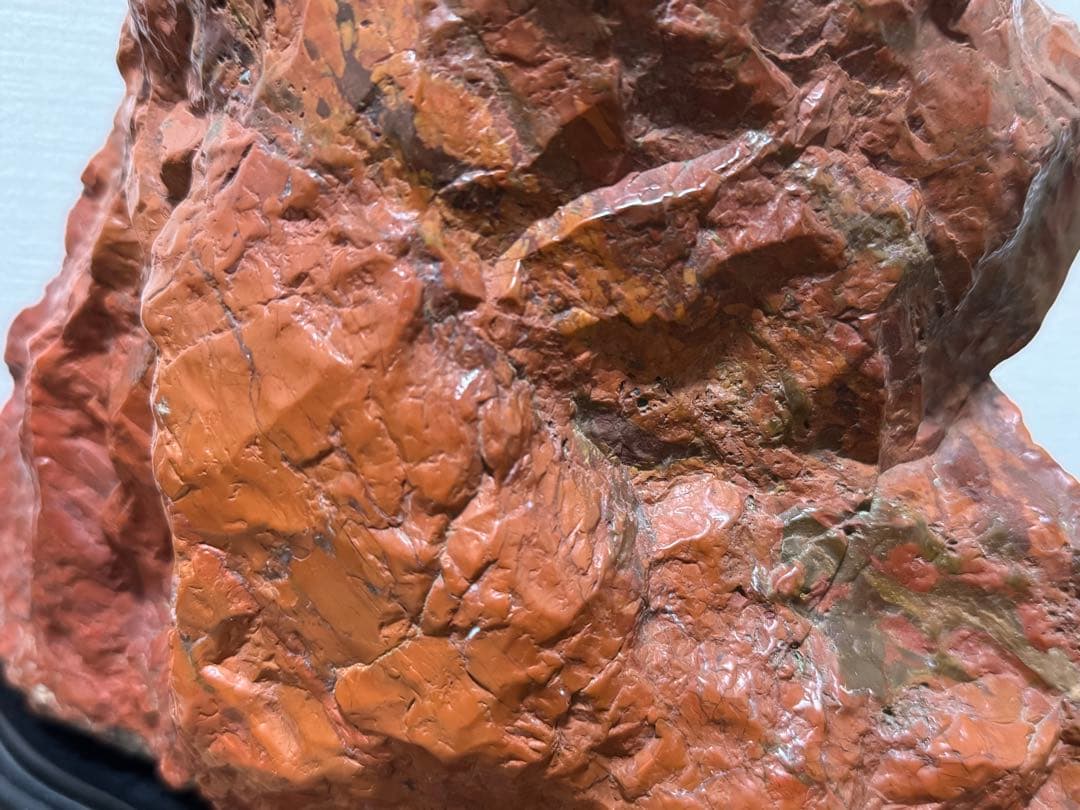 大型 佐渡 赤玉石 赤石 鑑賞石 水石 盆石 錦紅石 錦石天然石 黒色台座付き