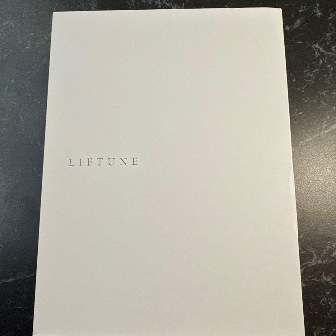 LIFTUNE 美顔器 ホワイト 本体と付属品