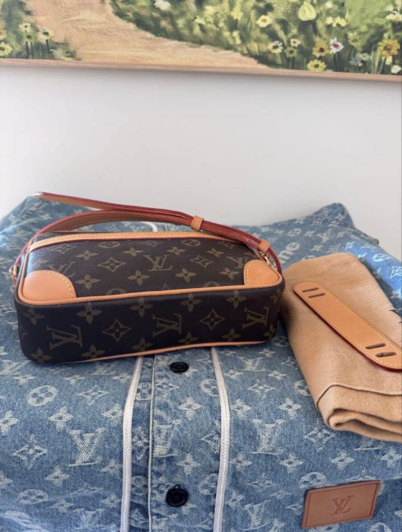 LOUIS VUITTON ルイヴィトン　ショルダーバッグ