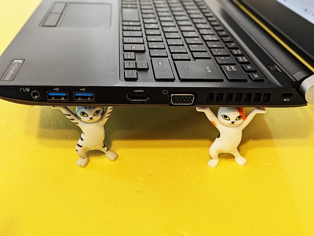 東芝dynabook RX33グラファイトブラック/持ち運び楽々♪