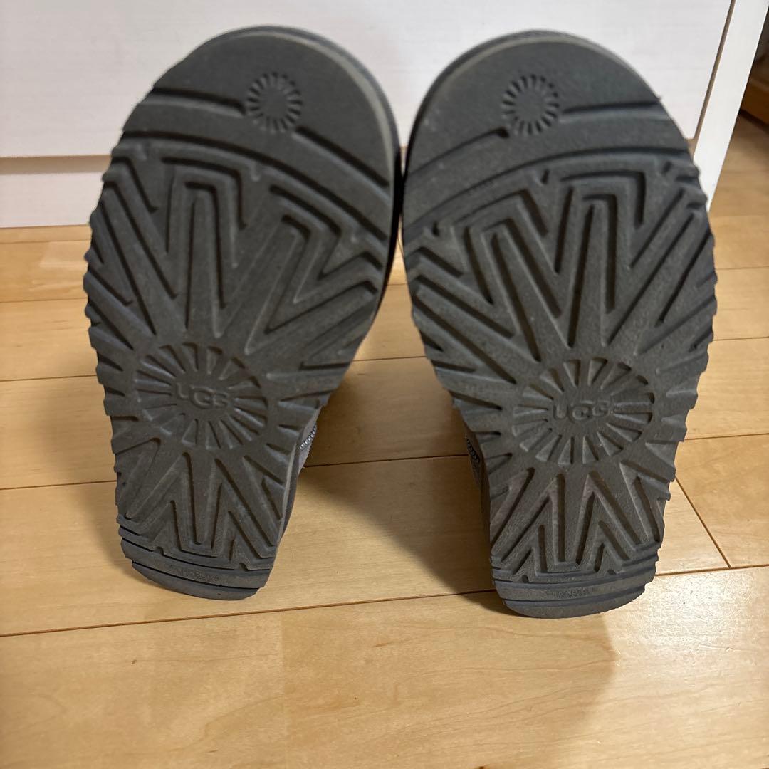 UGG グレー ジッパー付き ムートンブーツ　フローレンス