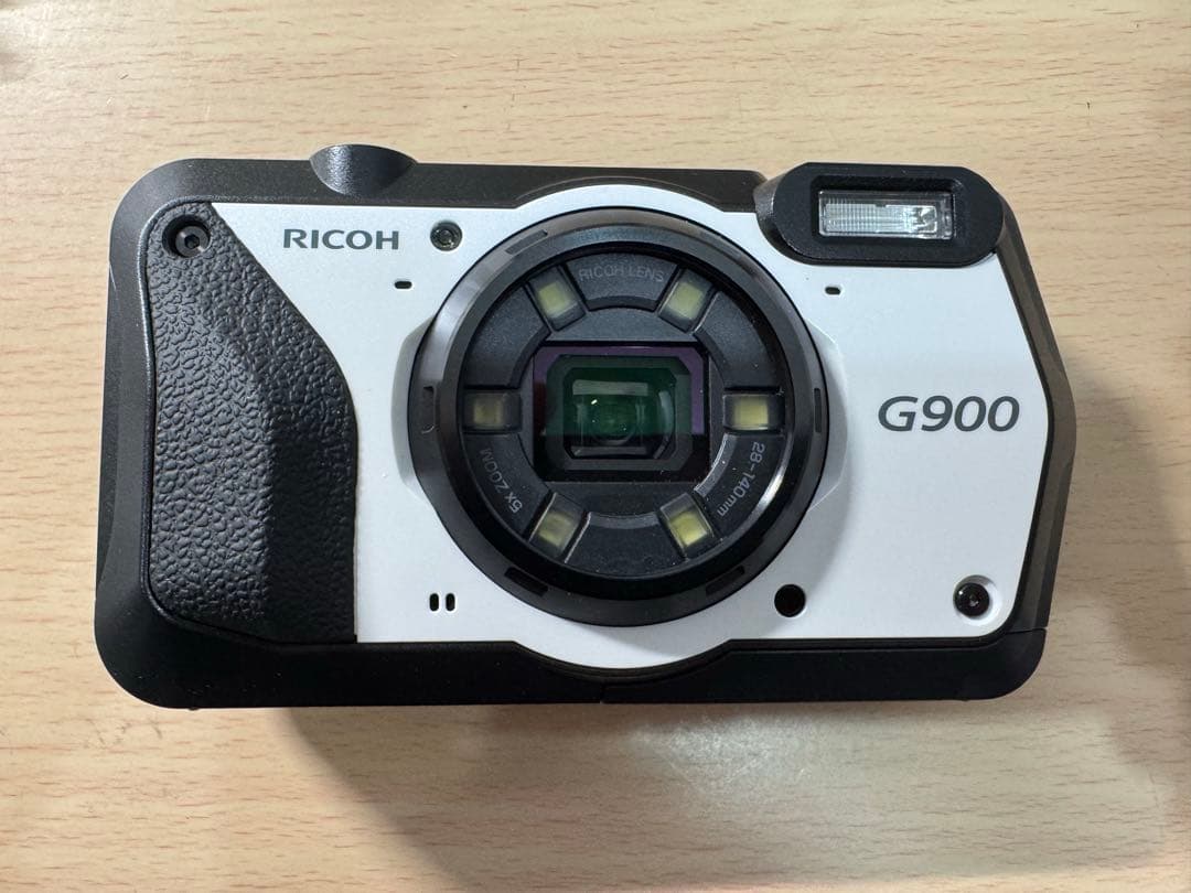 RICOH G900 デジタルカメラ 本体と付属品