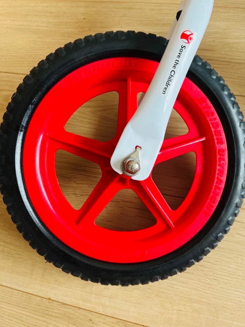 正規品　ストライダー　　STRIDER セーブザチルドレンモデル　プロテクター付