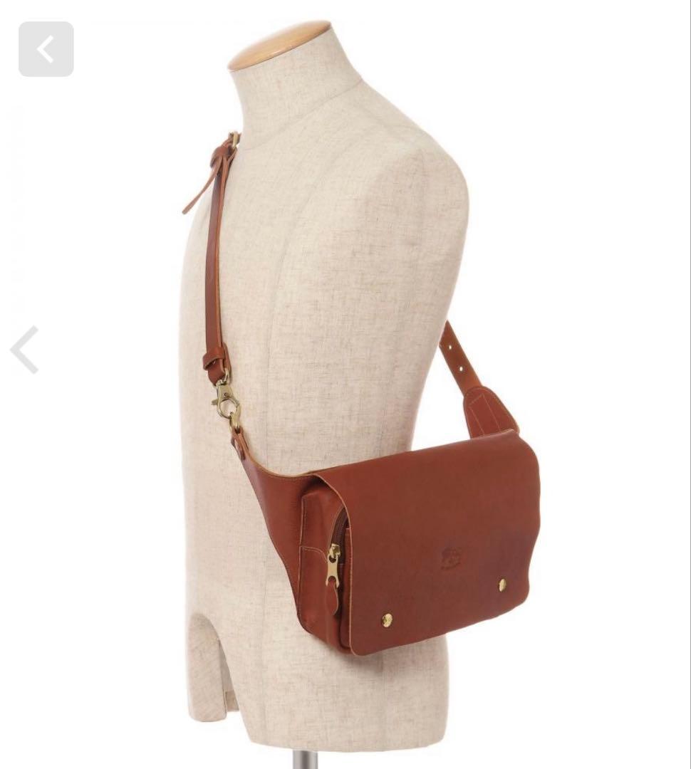 ILBISONTE ボディバッグ　ブラウン　レザー　バムバッグ　あか茶