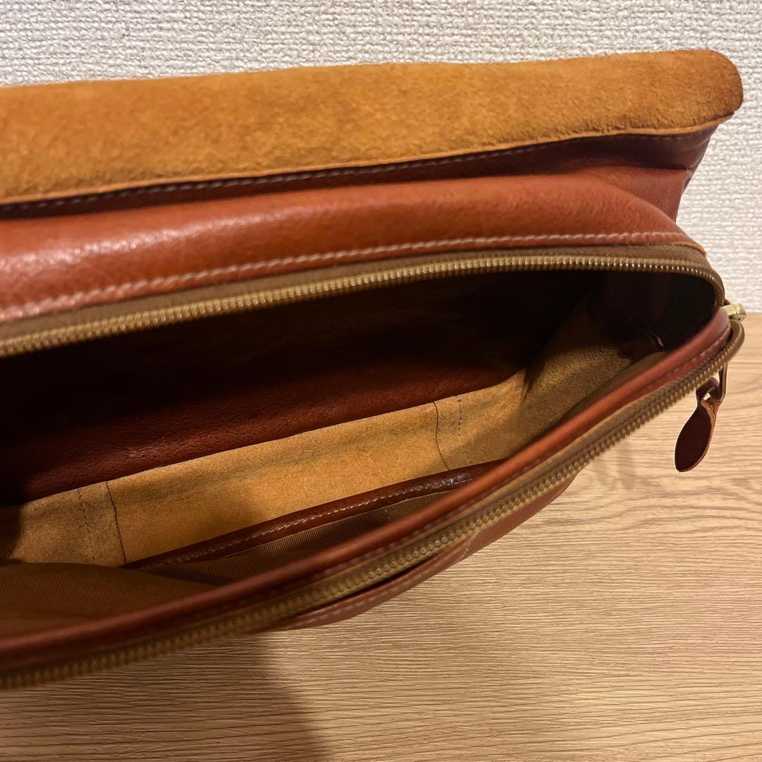 ILBISONTE ボディバッグ　ブラウン　レザー　バムバッグ　あか茶