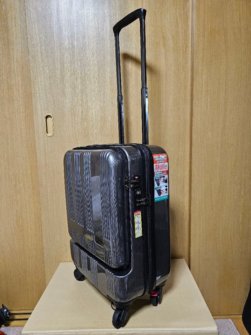 Lexus キャリーケース