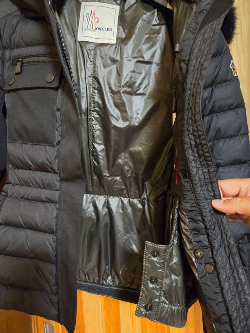 n*e様 オークション‼️ 30万美品希少ブラックファー　モンクレール　BESS