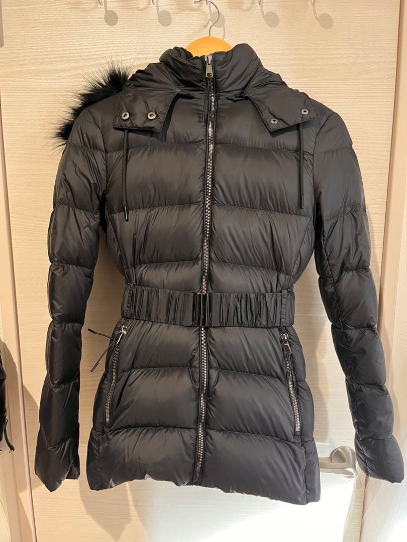 a*n様 ZARA ファー付きブラックダウンジャケット