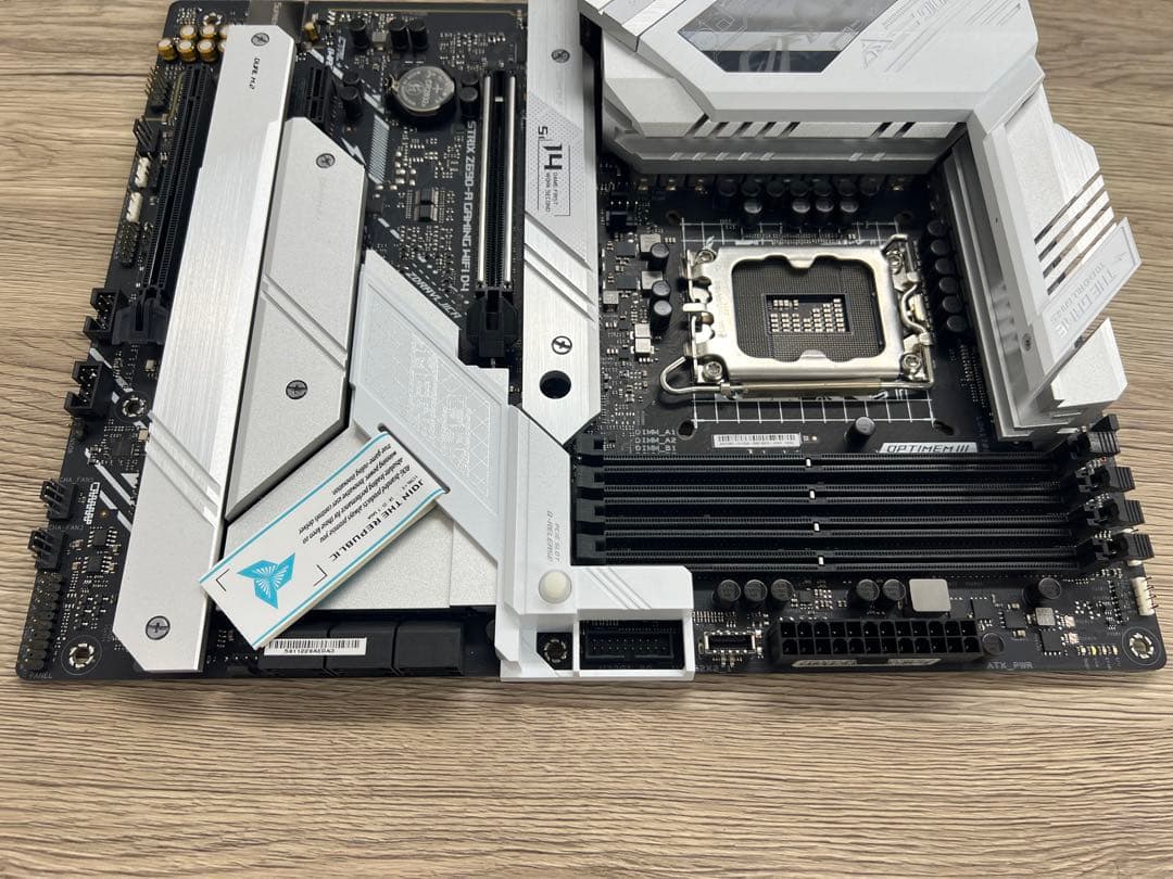 マザーボード ASUS ROG STRIX Z690-A GAMING