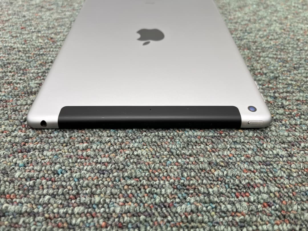 【美品】iPad5　第5世代　Wi-Fi+Cellular　simフリー　820