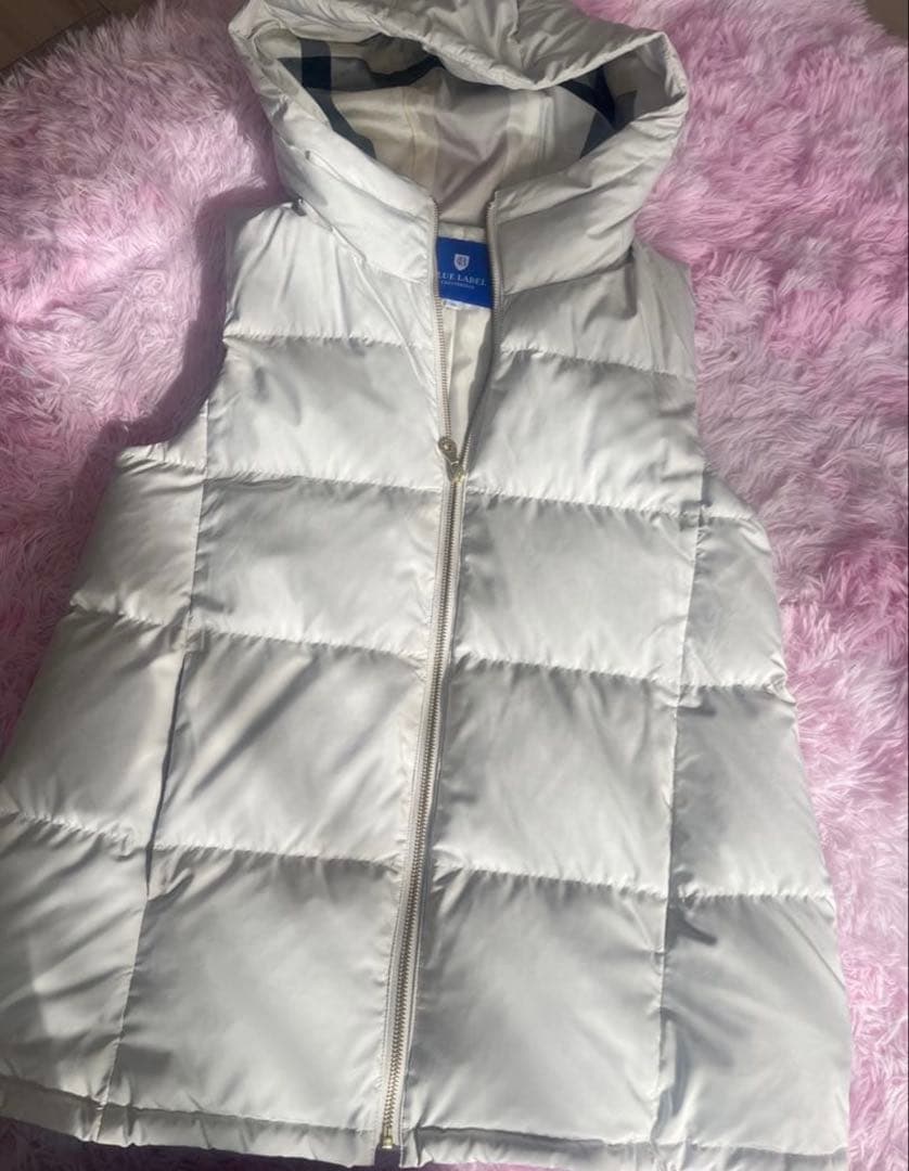 バーバリー ブルーレーベル クレストブリッジ　オフホワイトダウンベスト 38