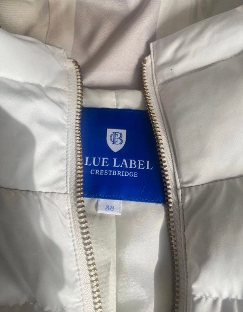 バーバリー ブルーレーベル クレストブリッジ　オフホワイトダウンベスト 38