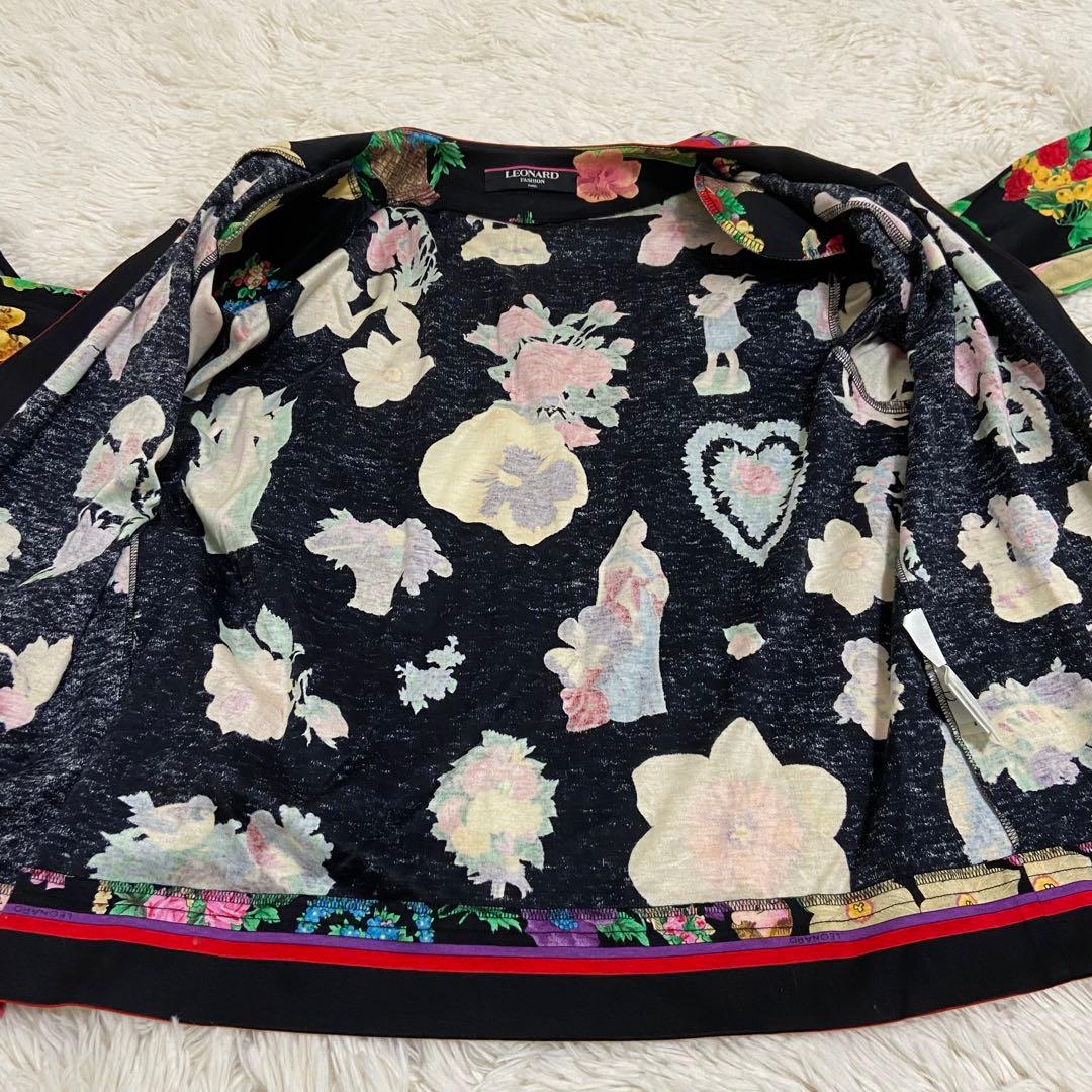 極美品✨レオナール　セットアップ　人物、花柄　肩パッド入り　金ボタン　Ｍサイズ
