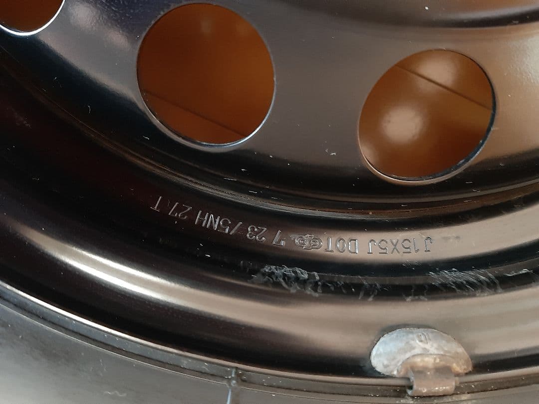 2023年製ブリジストン スタッドレス 175/65R15 4本 千葉近郊手渡可