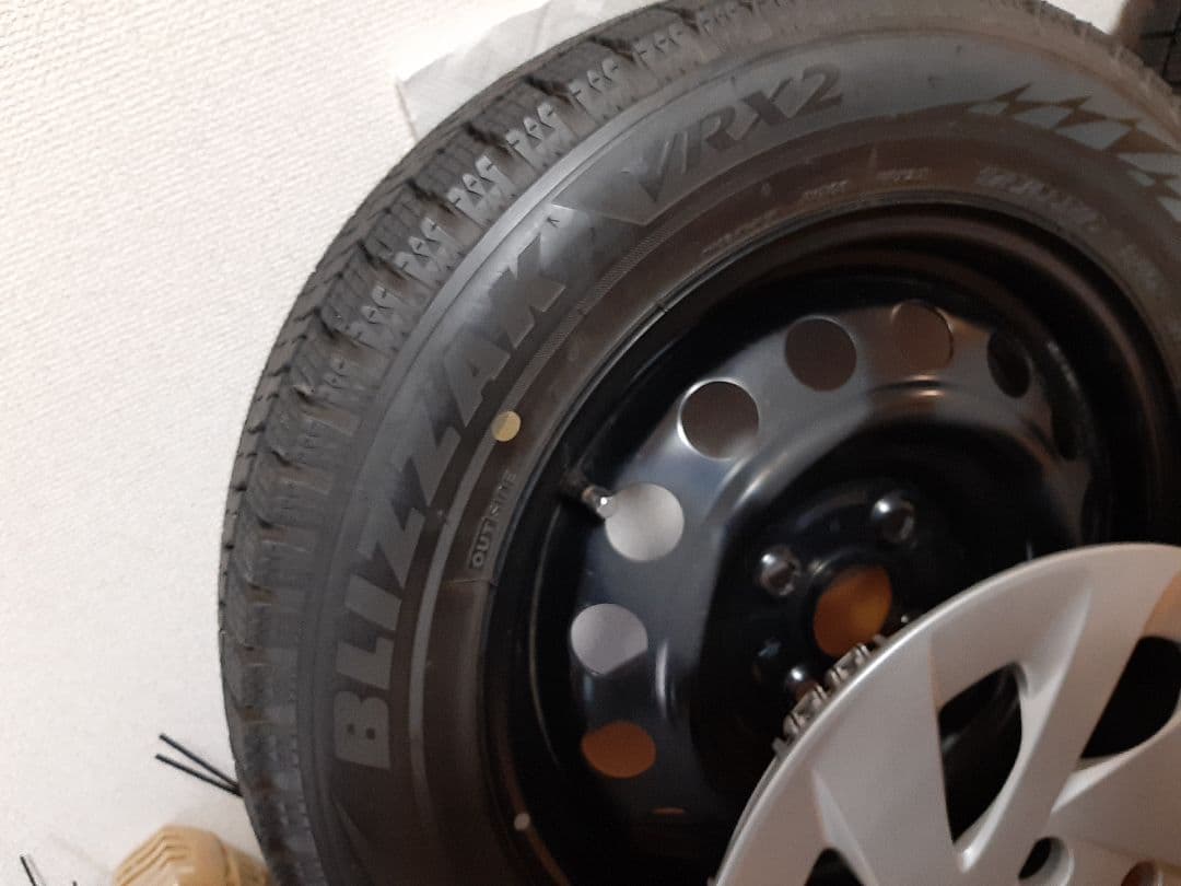 2023年製ブリジストン スタッドレス 175/65R15 4本 千葉近郊手渡可