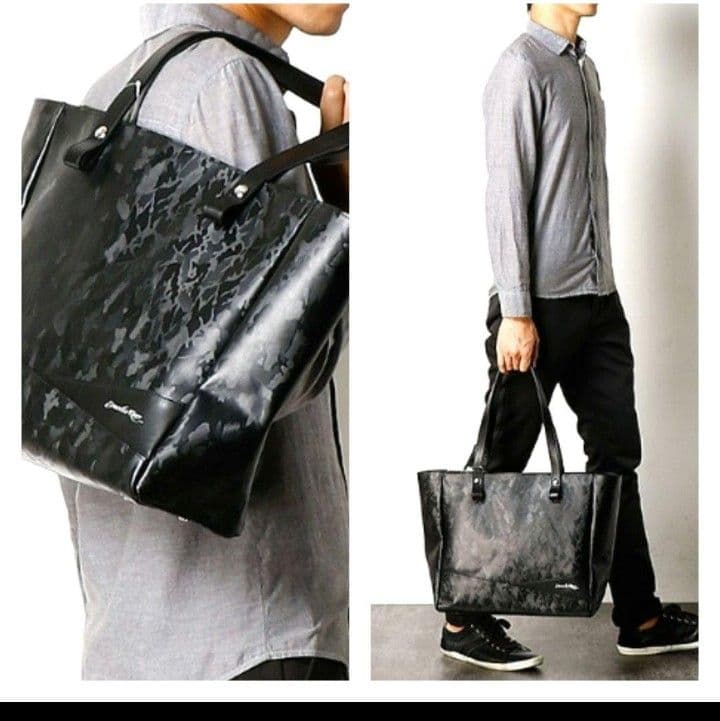 サマンサキングズ カモフラ 総柄 ロゴ 肩掛けレザー トートバッグ 黒