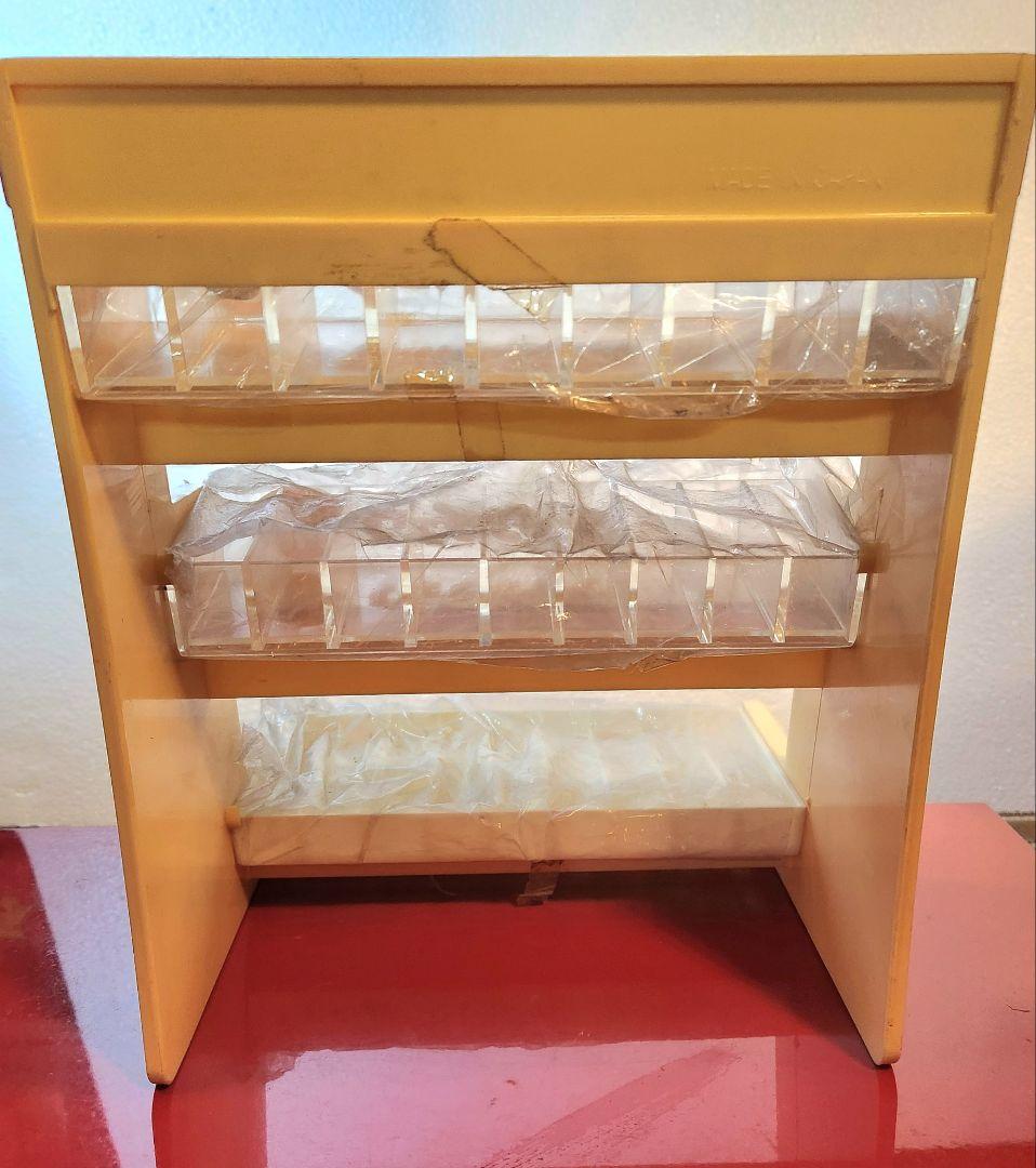 う*る様 今は無きハリスガムの店頭什器、貴重な未使用品、プラスチック製商品棚です