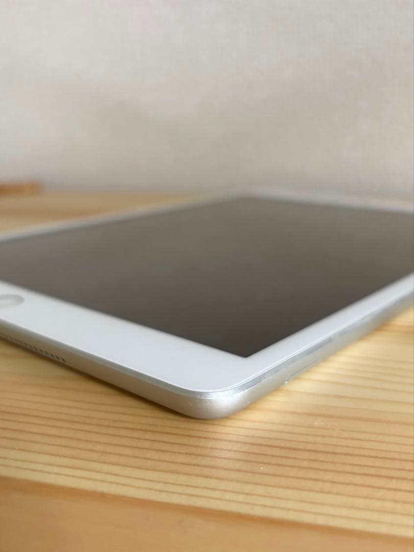 iPad 第7世代 32G シルバー 本体