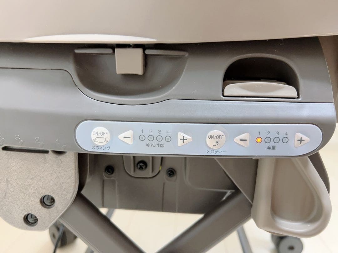 Combi 電動　ベビーラック ネムリラ　グレー