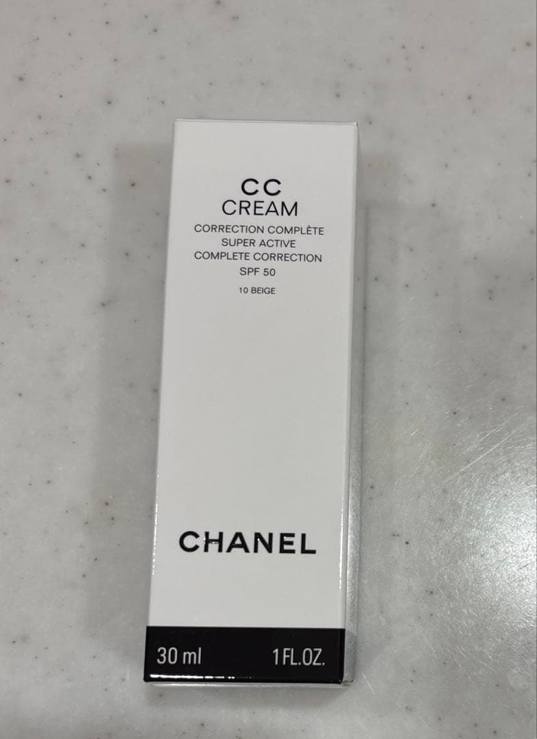 シャネルCCクリーム　10