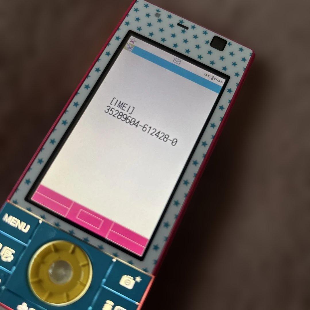 携帯電話本体 docomo STYLE series F-04C STAR SPLASH