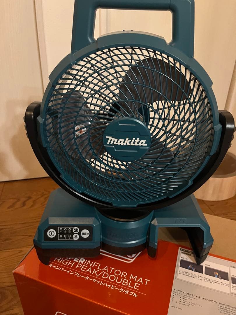 【保証書付】【新品】マキタ　充電式ファン CF203D