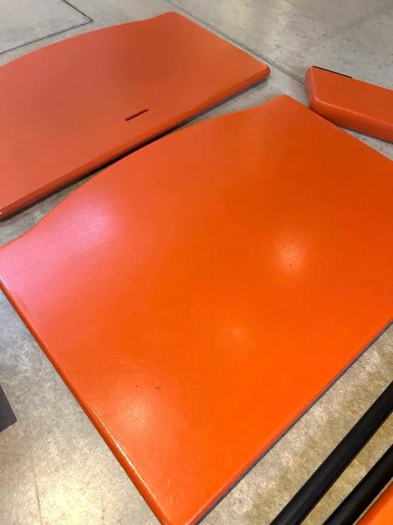 トリッケトラップ　オレンジ ベビー用チェア