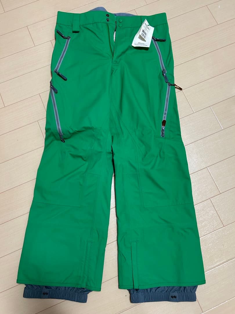 【新品】BURTONスノーボードウェア ホワイト＆グリーン セット