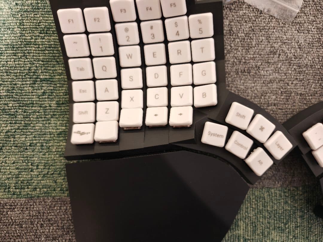 moergo glove 80エルゴノミクス分割型キーボード