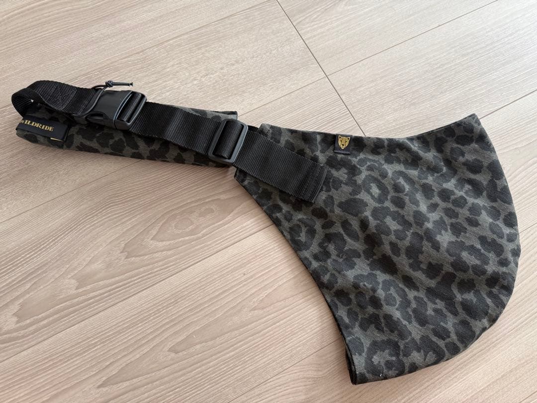WILDRIDE グレーレオパード柄 ヒップシート