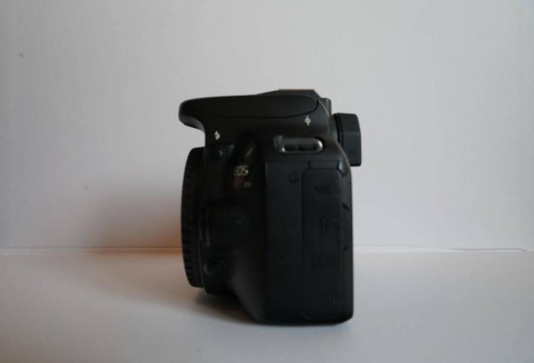 【美品】Canon EOS Kiss x7ダブルズームキット キャノン