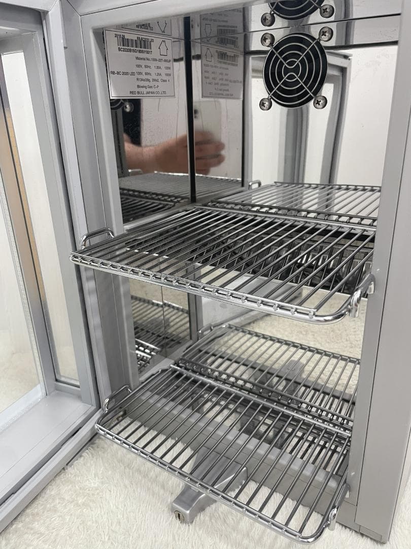 ぐるみ♪ ⭐️非売品⭐️ レッドブル Red Bull 冷蔵庫 鍵付き 稼働品