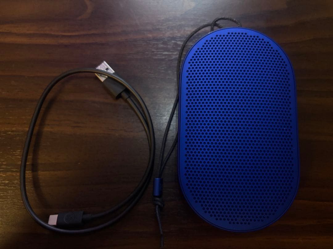 Beoplay P2 ブルー　ケース付