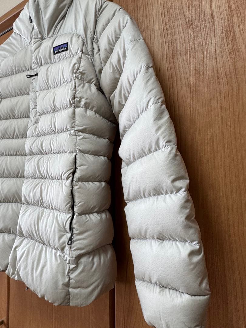 Patagonia ダウンジャケット ハイロフト・ダウンフーディー　ライトグレー