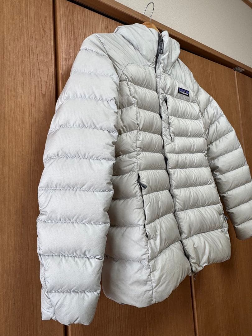 Patagonia ダウンジャケット ハイロフト・ダウンフーディー　ライトグレー