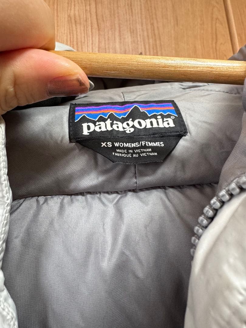 Patagonia ダウンジャケット ハイロフト・ダウンフーディー　ライトグレー