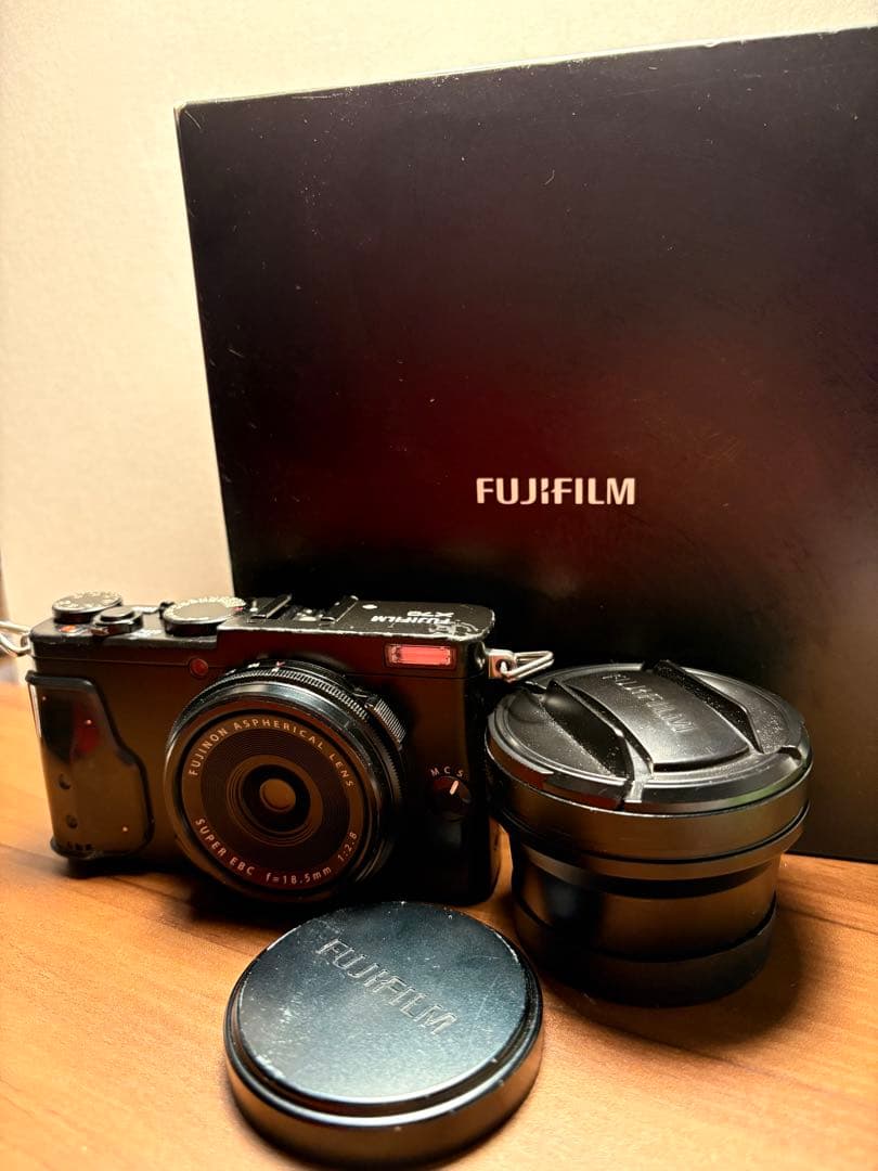 FUJIFILM X70 ブラック　動作品　【ワイコン付き】