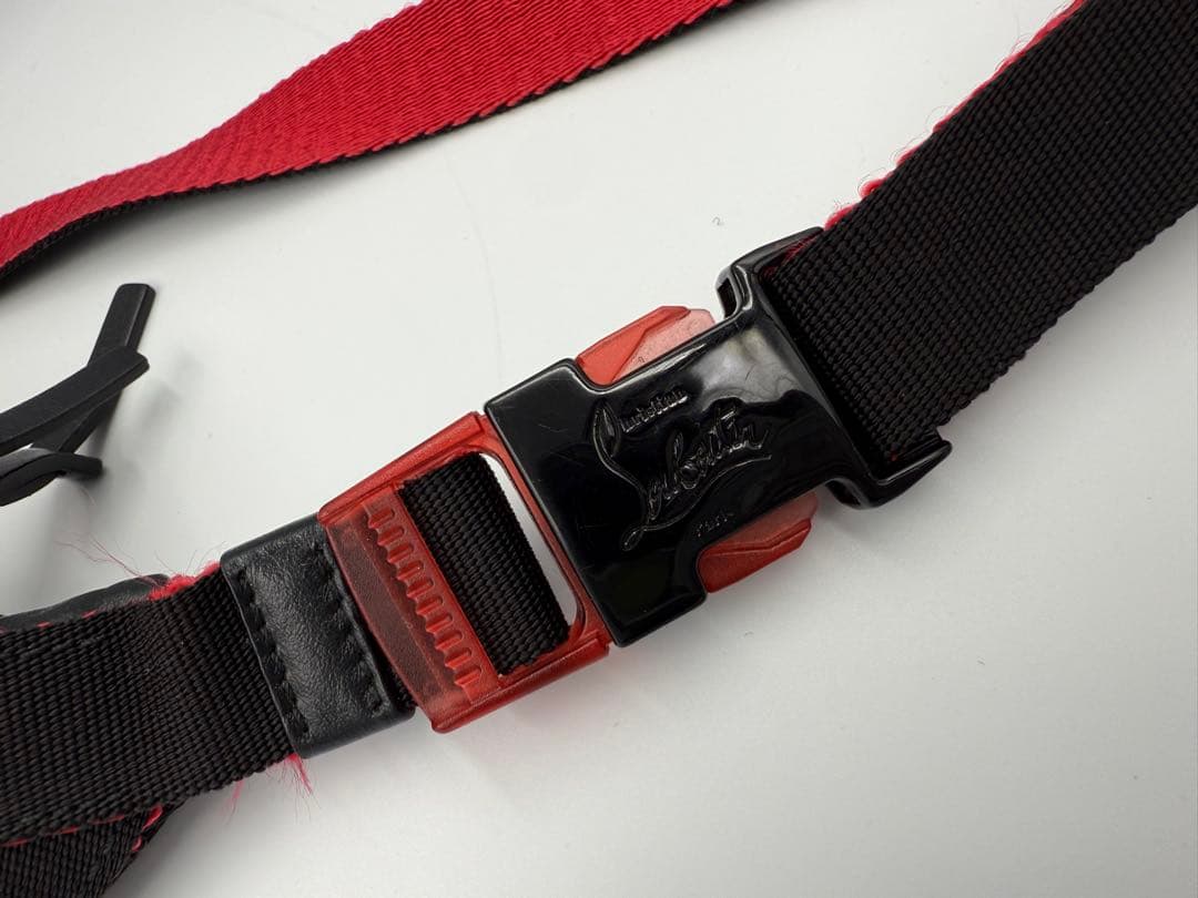 クリスチャンルブタン スパイク ボディバッグ 黒と赤