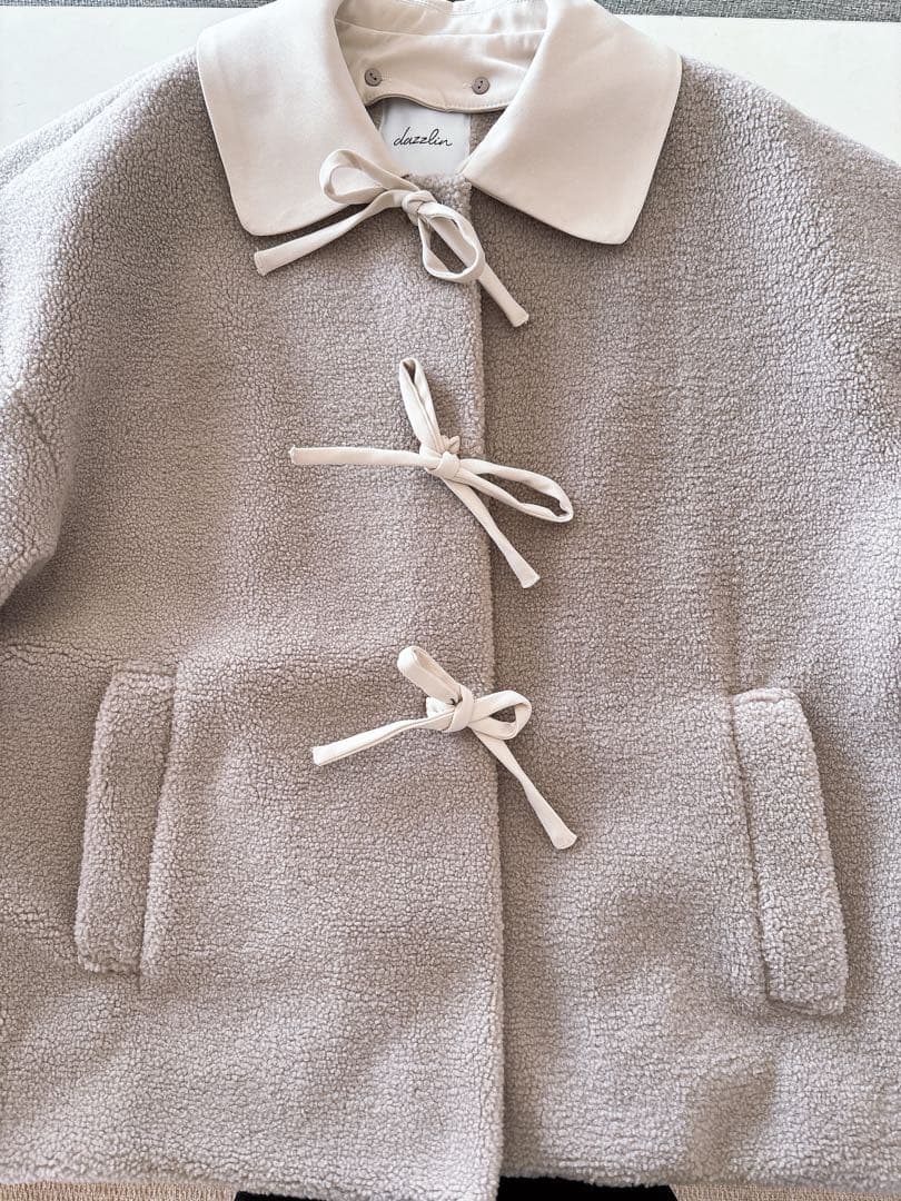 森香澄コラボ　dazzlin リボンモチーフボアコート