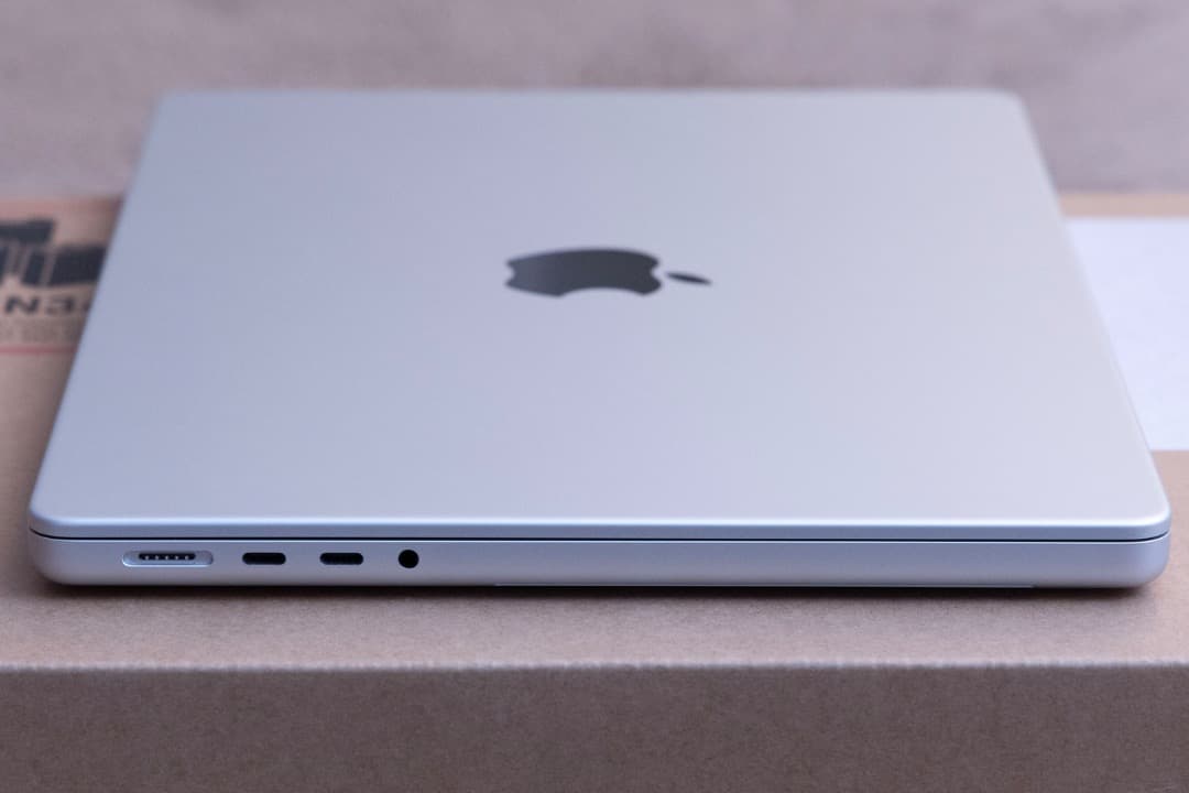 Apple MacBookPro M2 Pro シルバー14 2TB 32GB