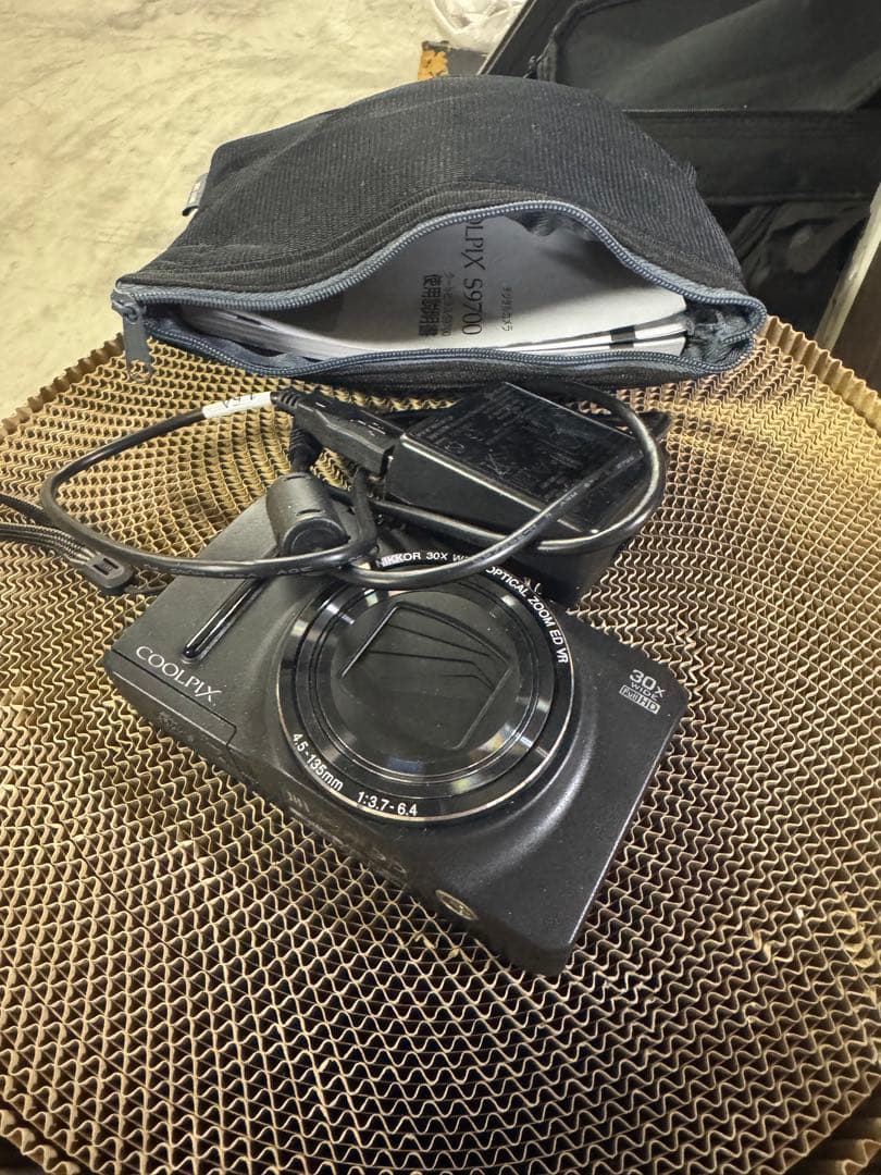 ハナNikon COOLPIX S9700 30倍ズーム　動作確認済み