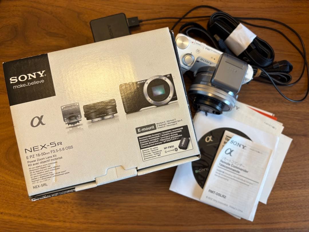 SONYミラーレス一眼NEX-5Rホワイト中古リモコン予備バッテリー等おまけ付