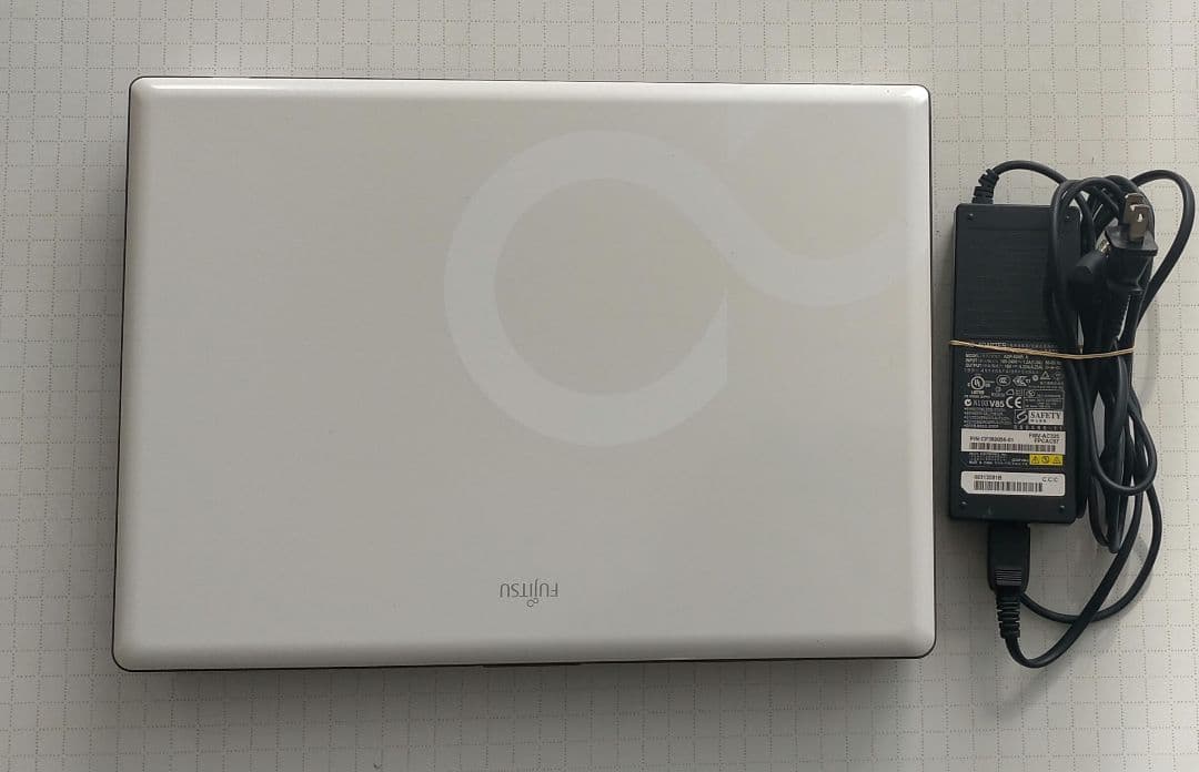 FMV-BIBLO S/C50W　SSD/Win10搭載　訳あり