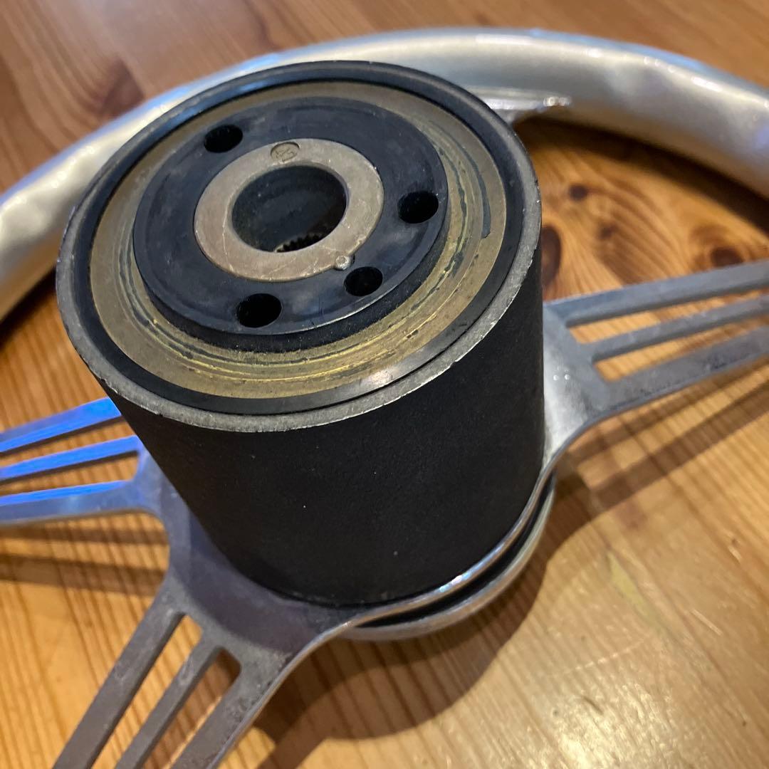 シルバー 3スポーク ステアリング 本体 ステアリングサイズ　35です。