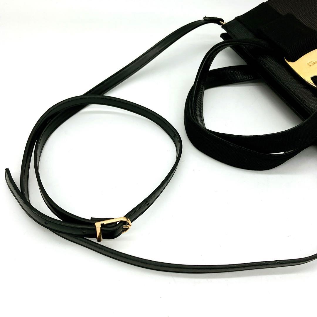 【Salvatore Ferragamo】ハンドバッグ レザー　リザード　黒