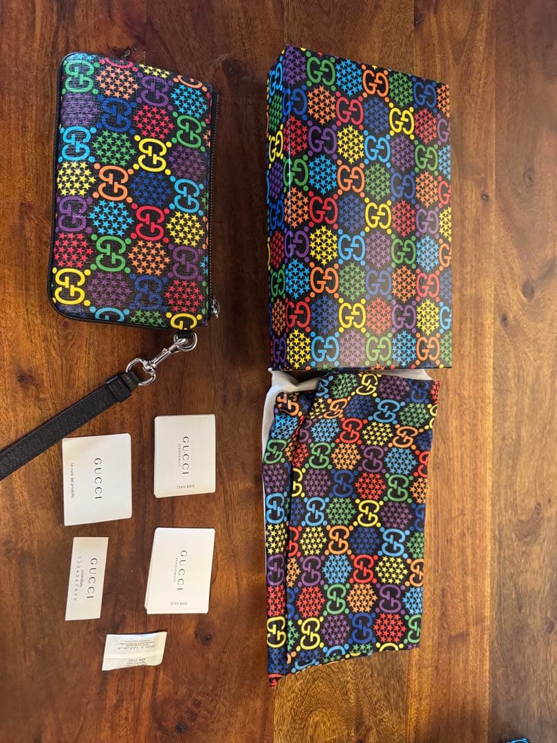 GUCCI サイケデリック　ウォレット　ミニウォレット