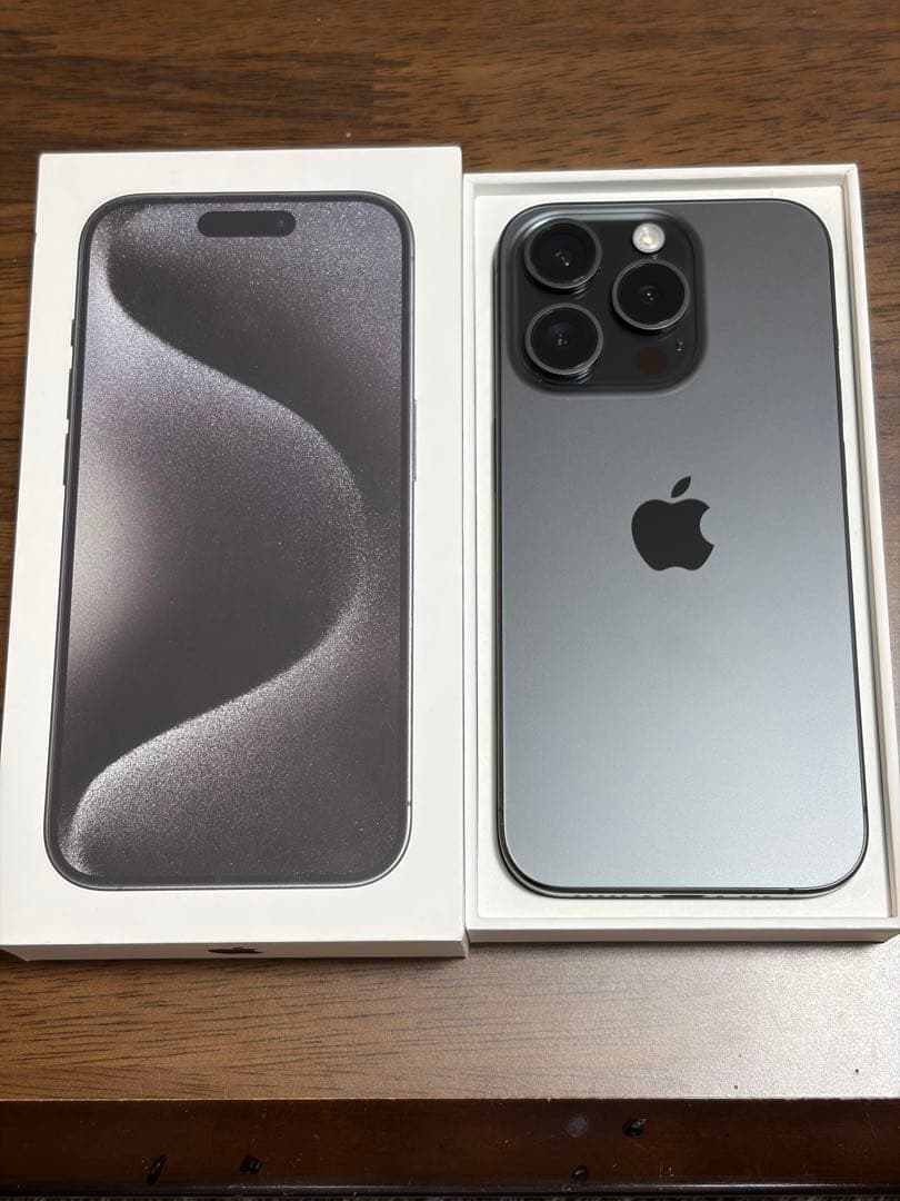 【美品】Apple iPhone 15 Pro 256GB ブラック